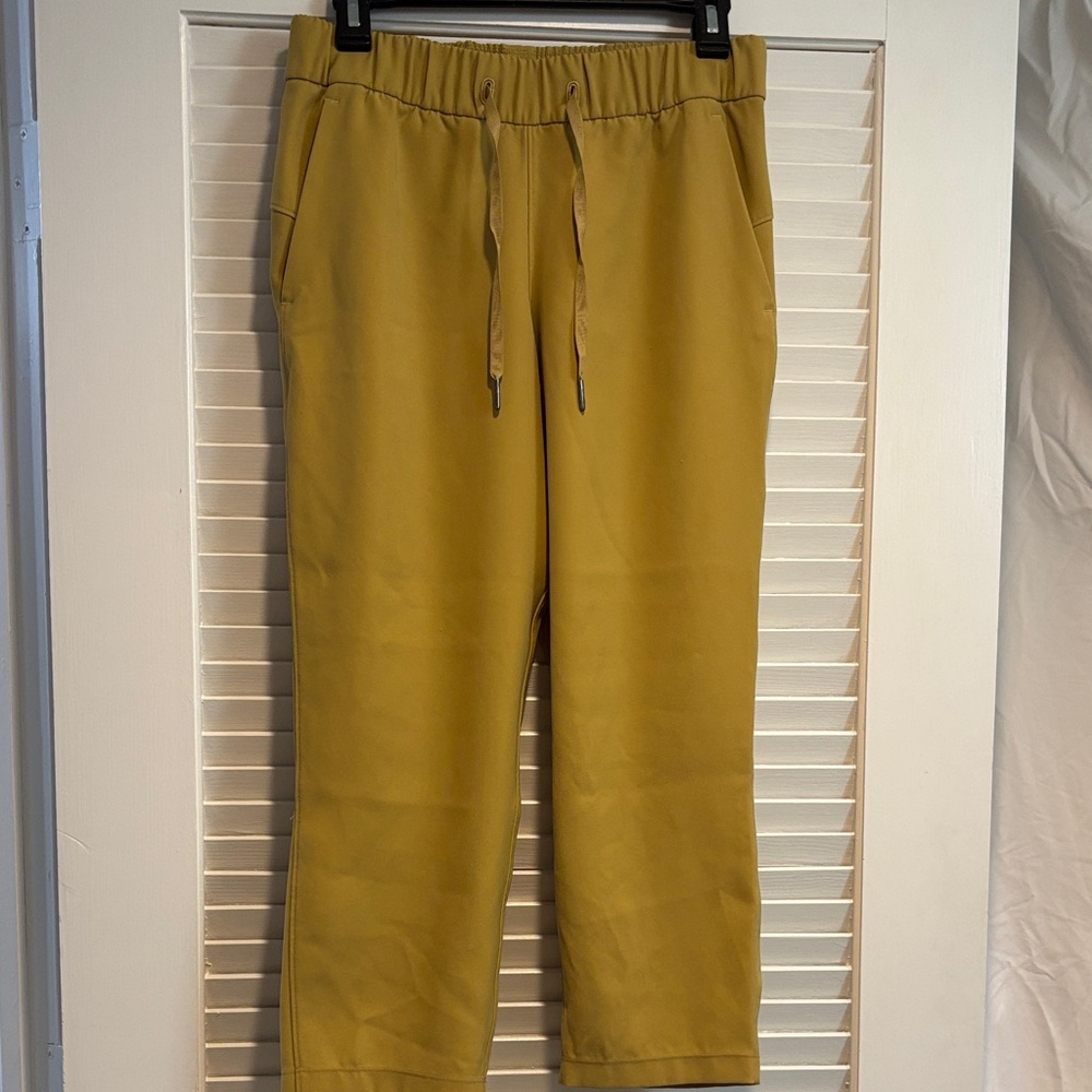 Lululemon Athletica Cropped Drawstring Pants
